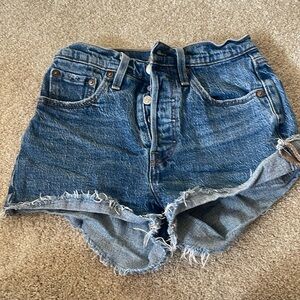 Levi’s size 24 short shorts